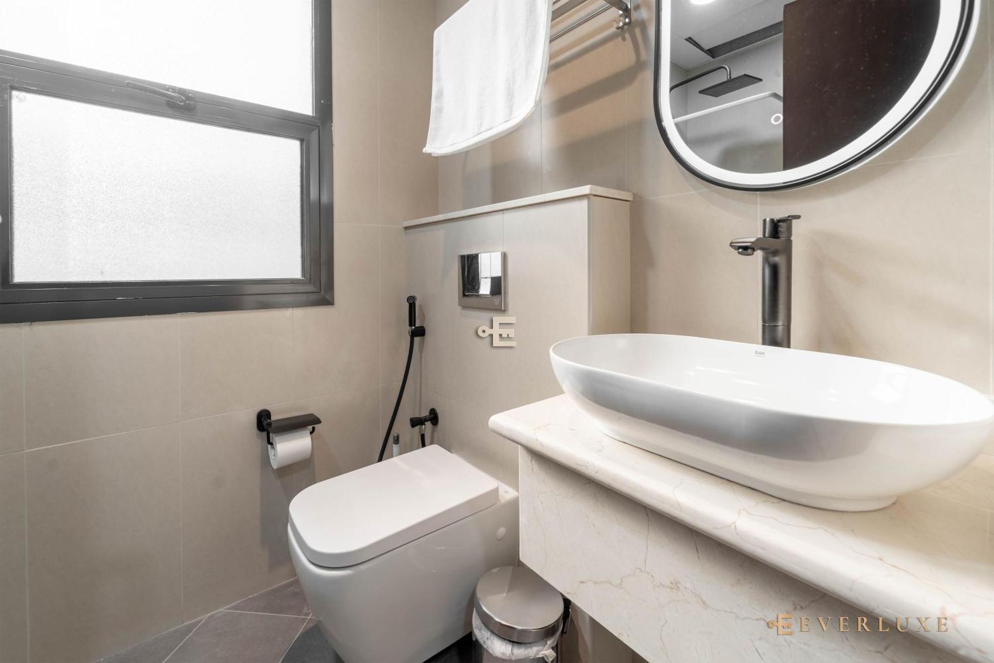 Everluxe 2-bed Apt In Al Karama With Terrace Dubai