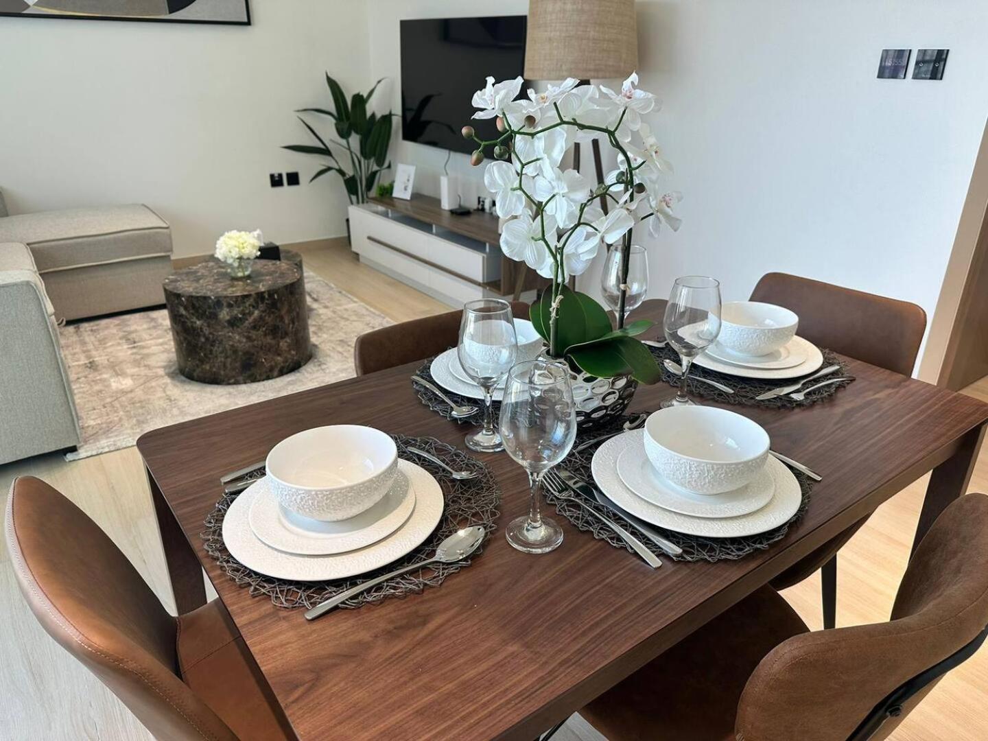 Spacious 1-bedroom With Pool View * Dubai