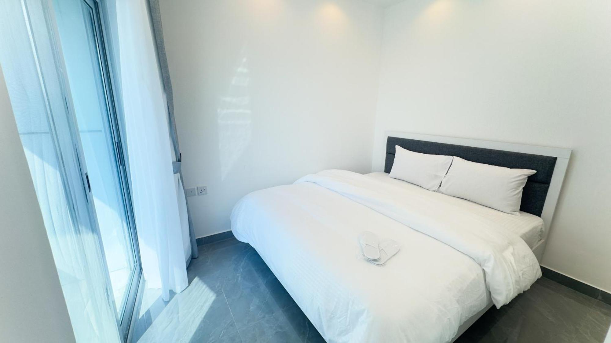 Marina- Cozy 2bhk Dubai