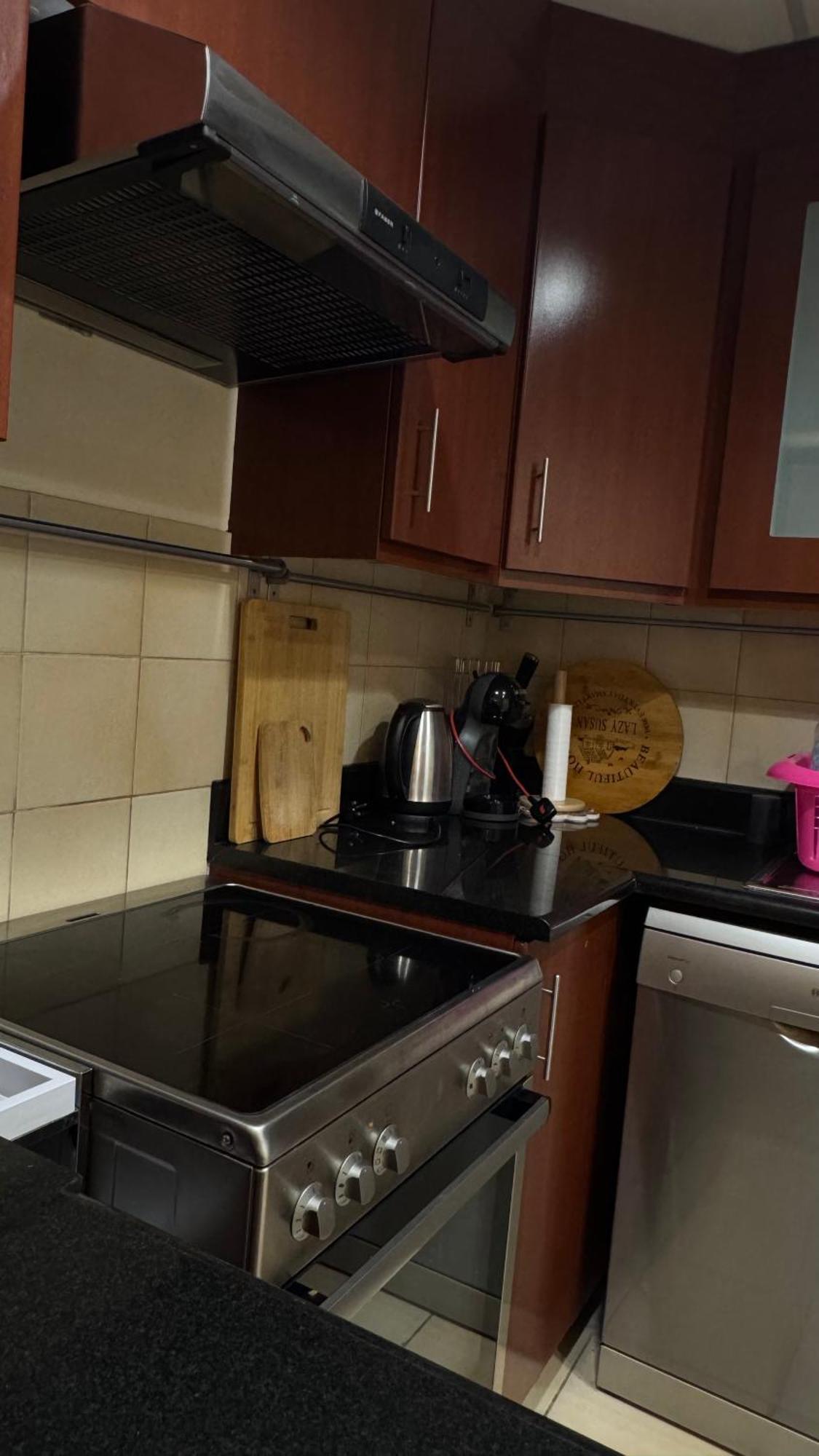 Hostel Pool View Executive Near Jbr Walk, Sadaf 1,2