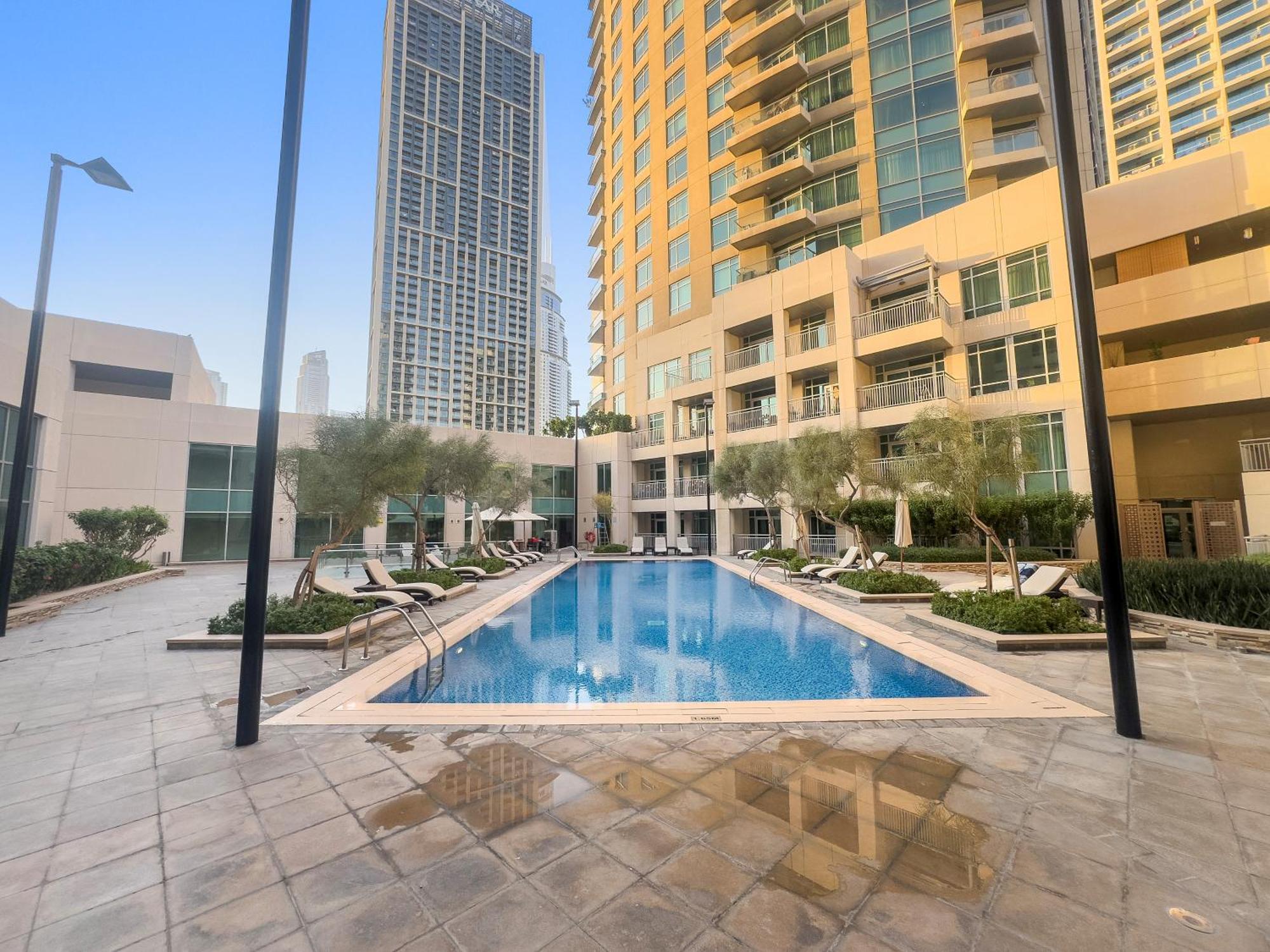 Prime 2br With Balcony & Full Burj Khalifa Views * Dubai