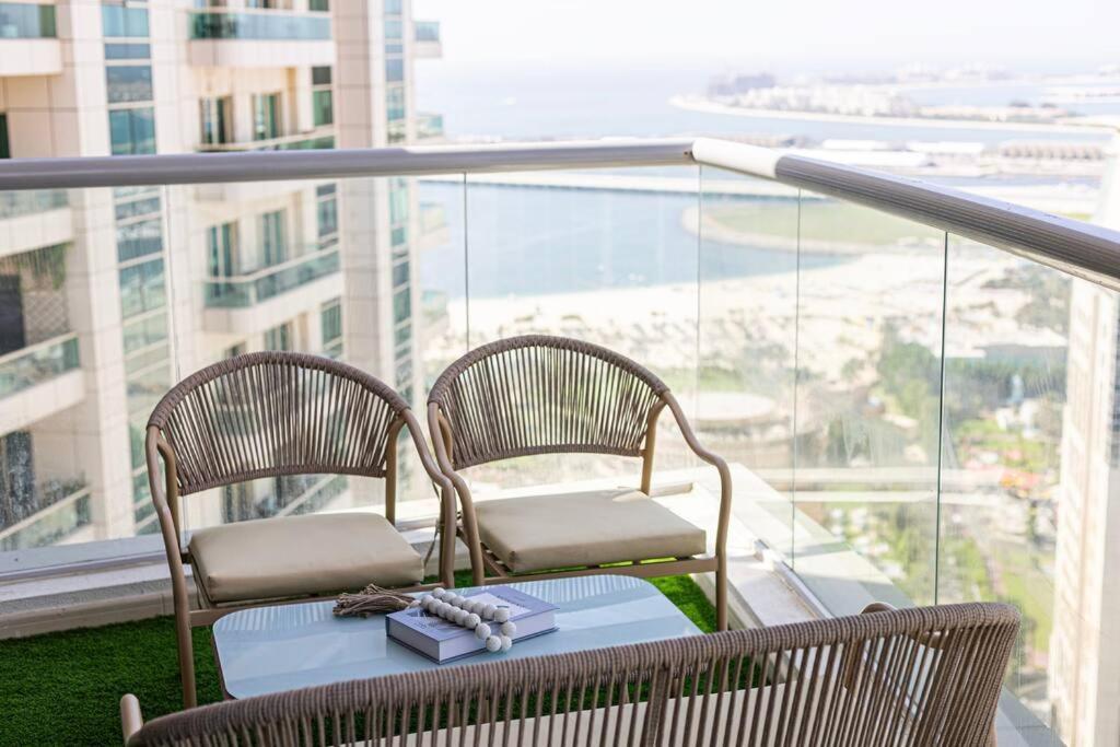 Breathtaking Palm View 2br In Marina