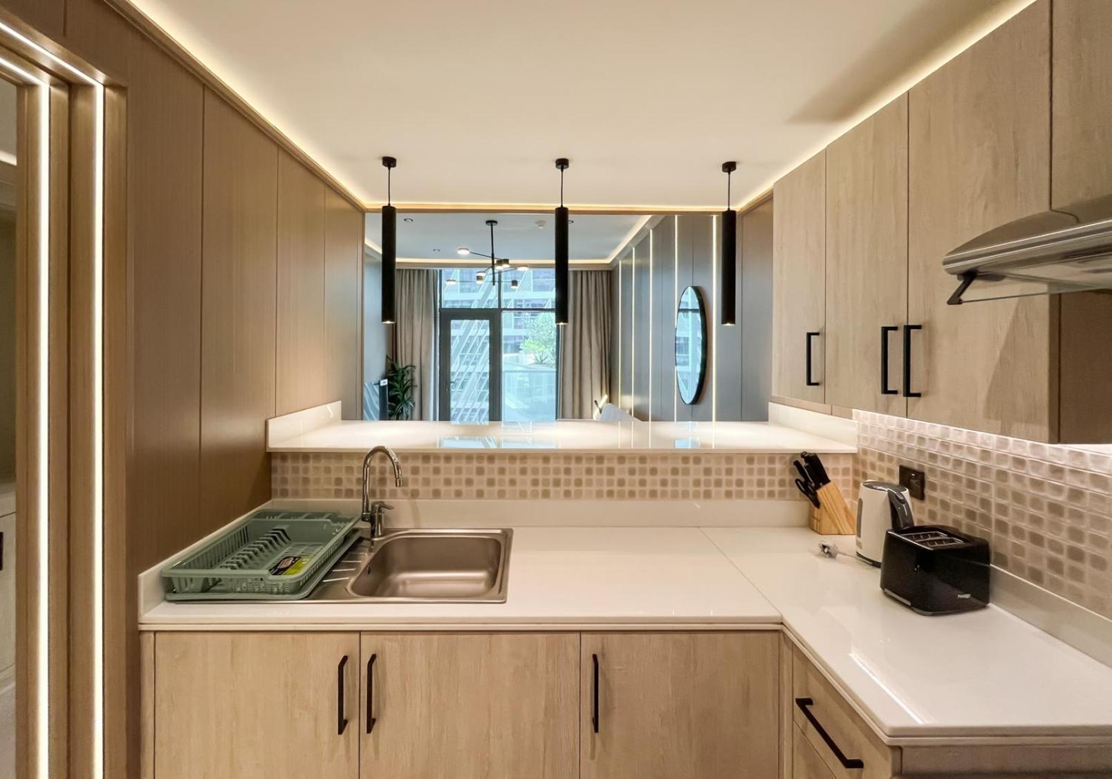 Livbnb-upgraded Urbanchic 1br With Balcony *