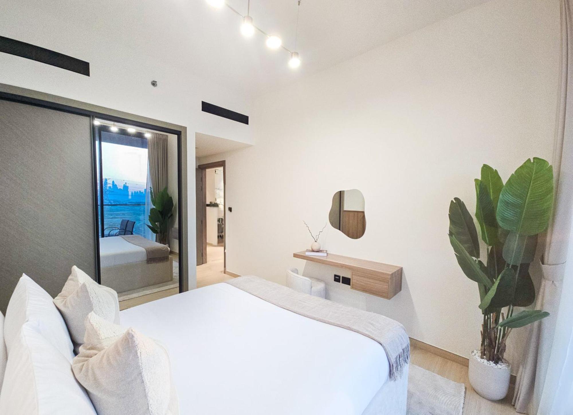 Easygo-serene 1bdr With Terrace Binghatti Corner Jvc