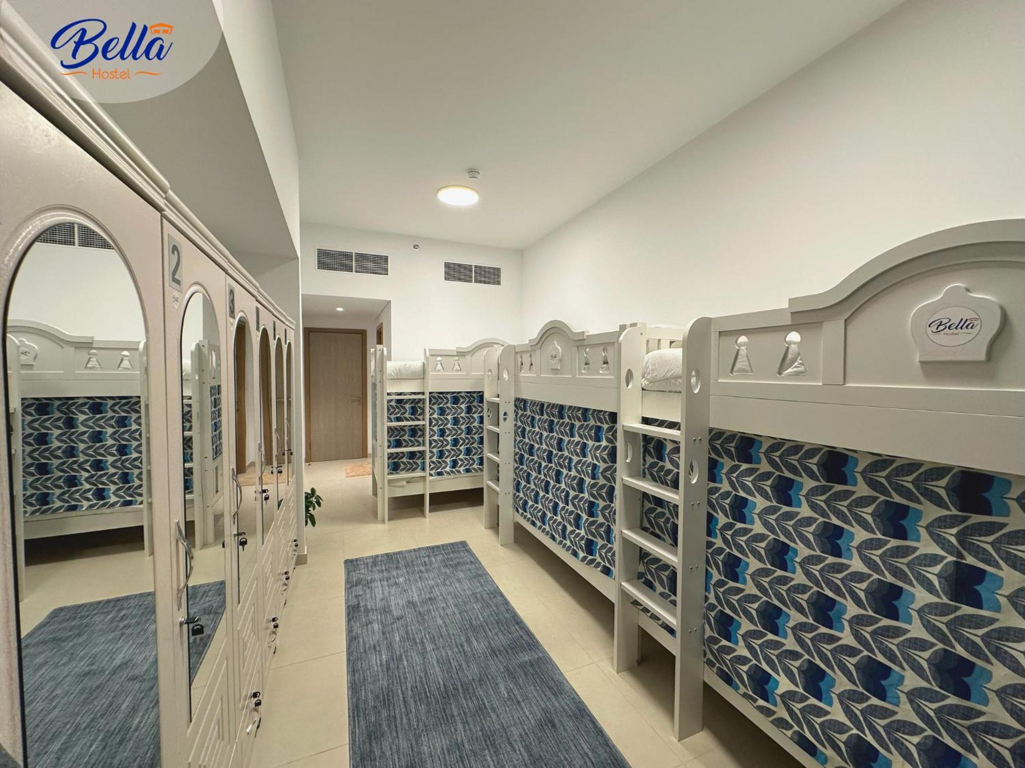Bella - Luxury Mixed Near Airport Homestay *