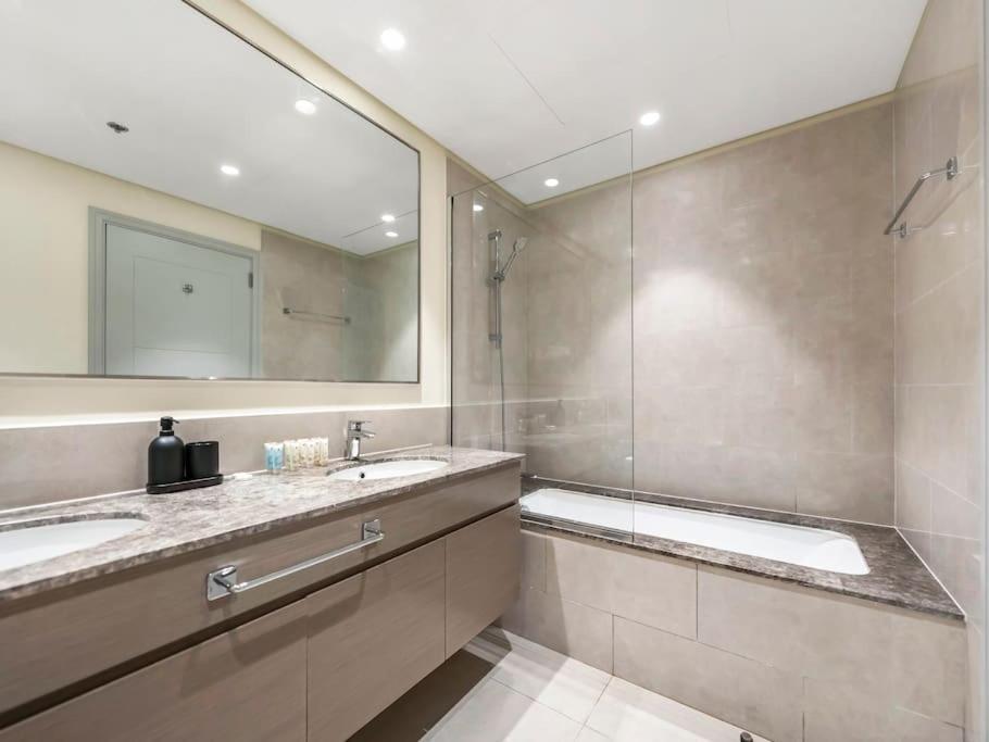 Dream Location - Luxury And Comfort In * Dubai