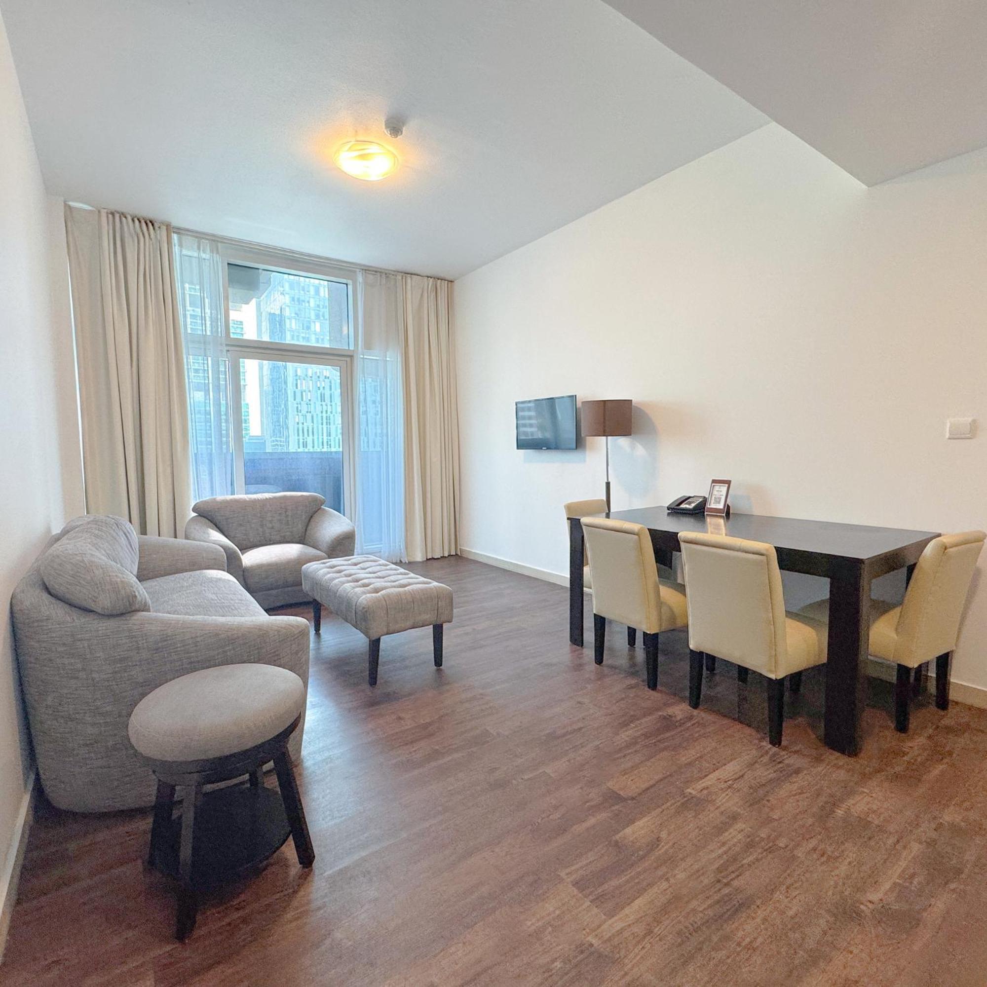 Sunday Mega Sheikh Zayed Road Near Difc Formerly Emirates Grand Aparthotel 3*