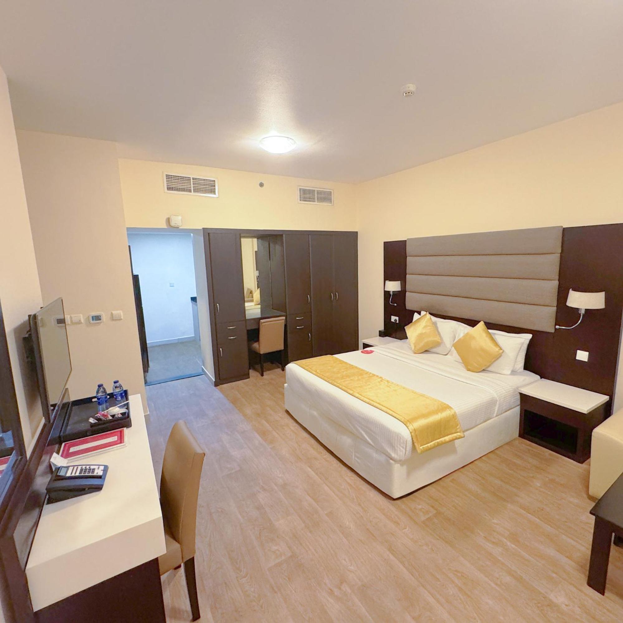 Sunday Mega Sheikh Zayed Road Near Difc Formerly Emirates Grand Aparthotel 3*