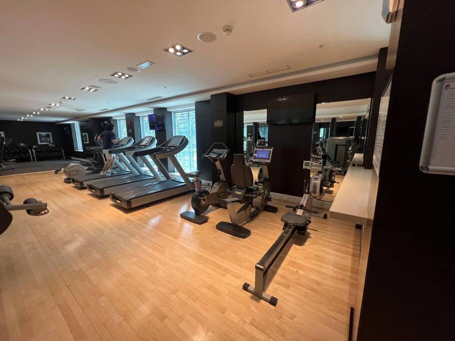 Apartment First Class 2br With Full Downtown Skyline View Dubai