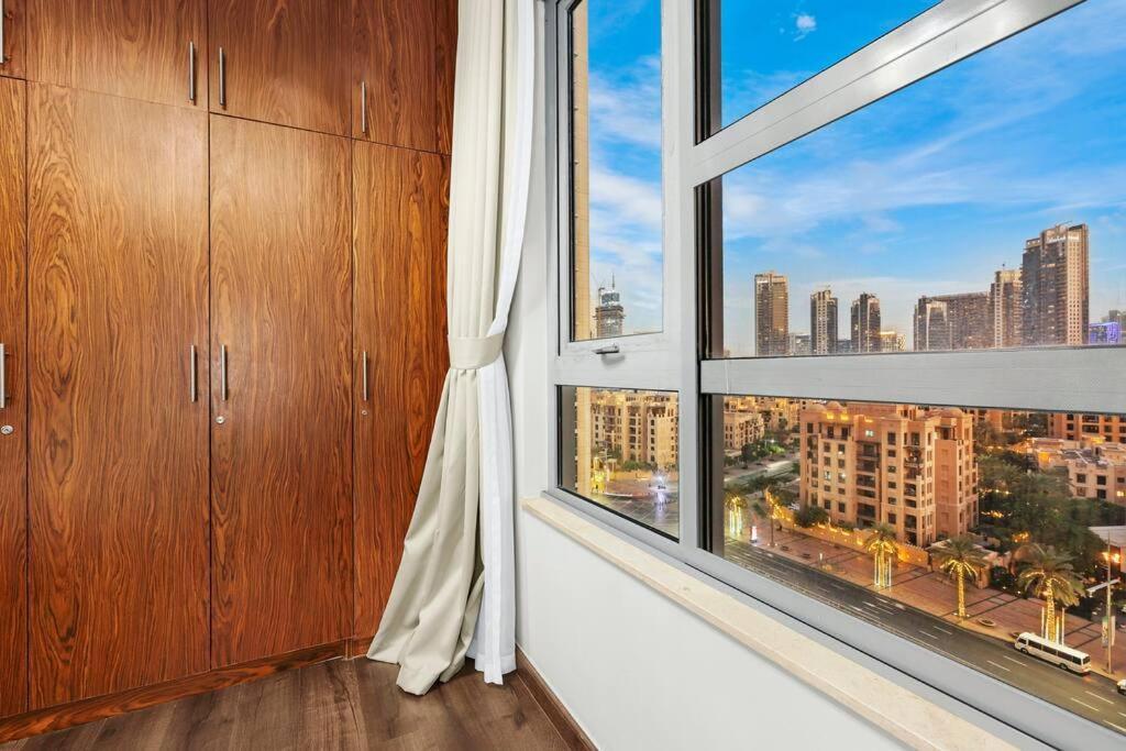 First Class 2br With Full Downtown Skyline View Apartment