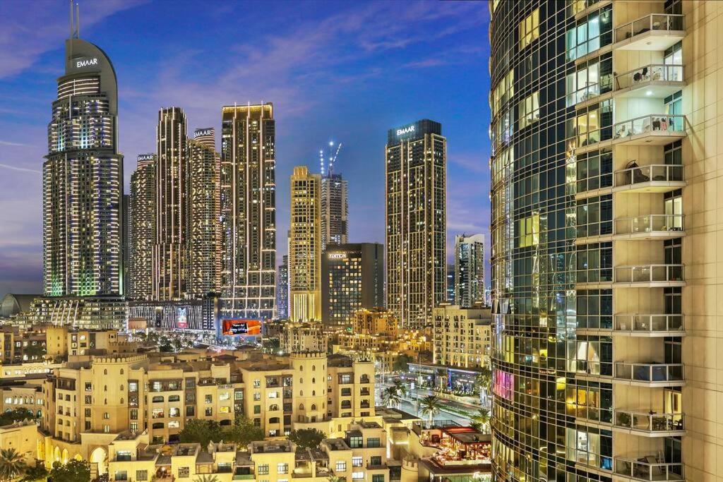 First Class 2br With Full Downtown Skyline View
