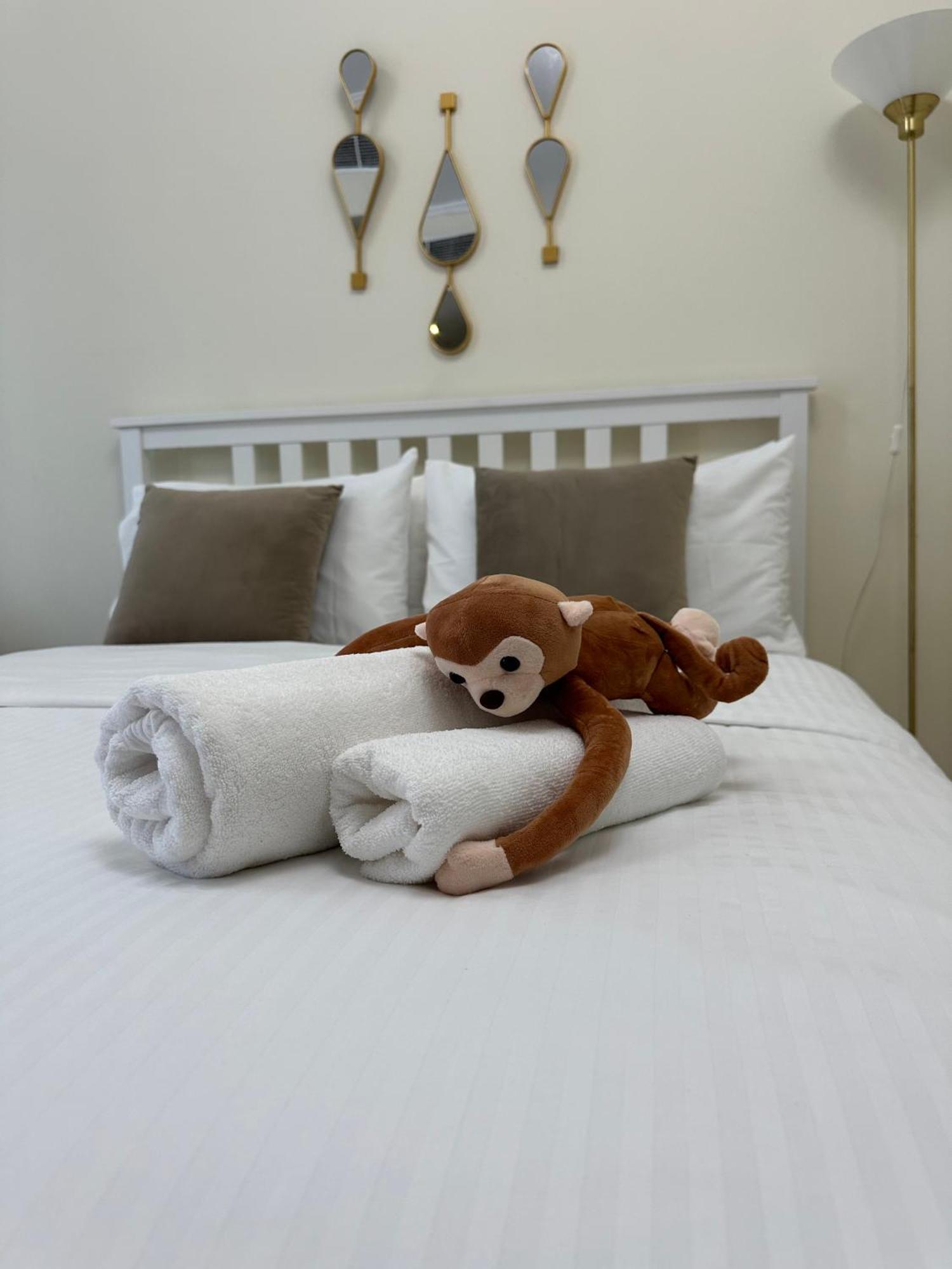Elegant 10 Minutes From Marina Dubai