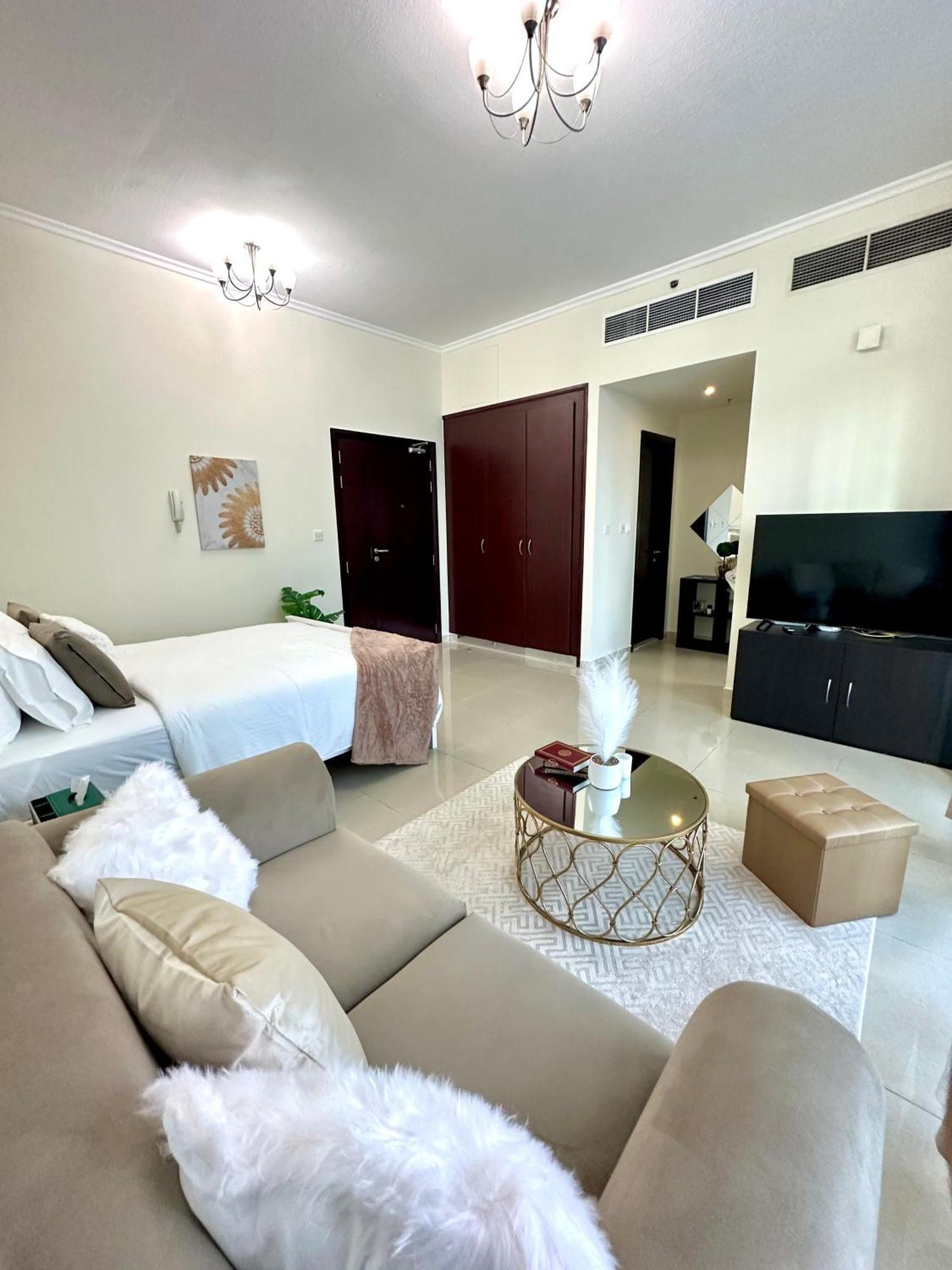 Apartment Elegant 10 Minutes From Marina Dubai