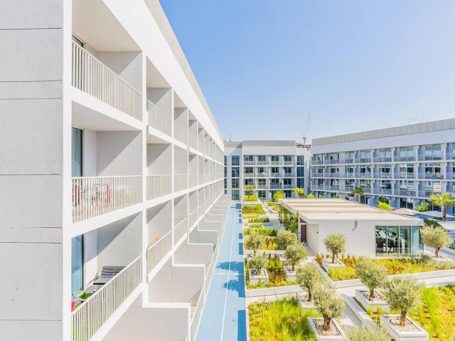 Apartment Modern Spacious- 2 Bedroom With Pool & Gym- Luma 22 Jvc *