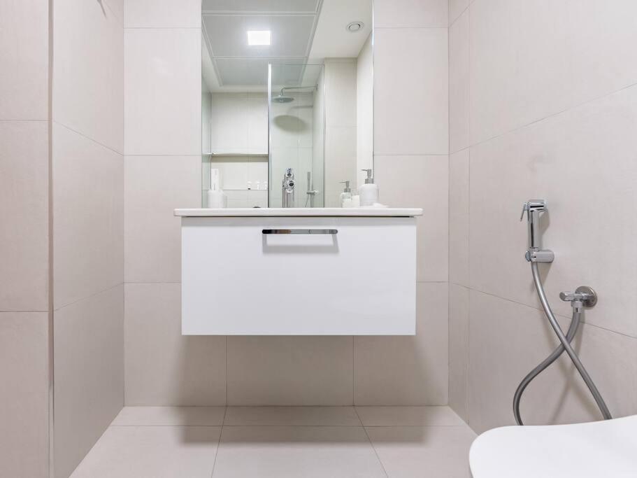 Modern Spacious- 2 Bedroom With Pool & Gym- Luma 22 Jvc Dubai