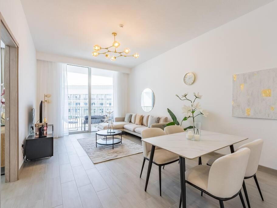 Apartment Modern Spacious- 2 Bedroom With Pool & Gym- Luma 22 Jvc