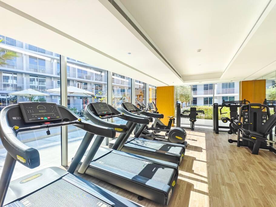 Apartment Modern Spacious- 2 Bedroom With Pool & Gym- Luma 22 Jvc *