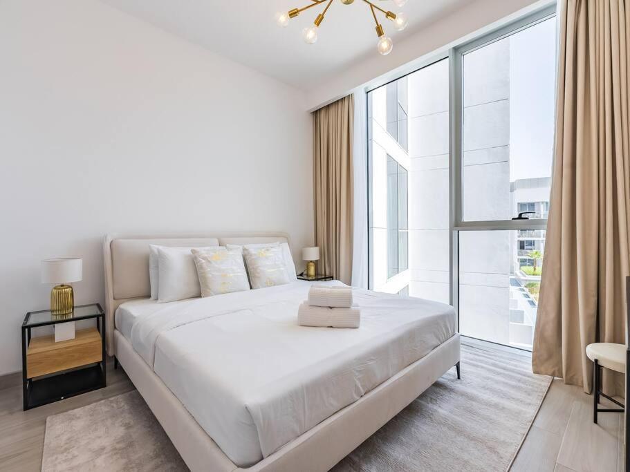 Modern Spacious- 2 Bedroom With Pool & Gym- Luma 22 Jvc Apartment