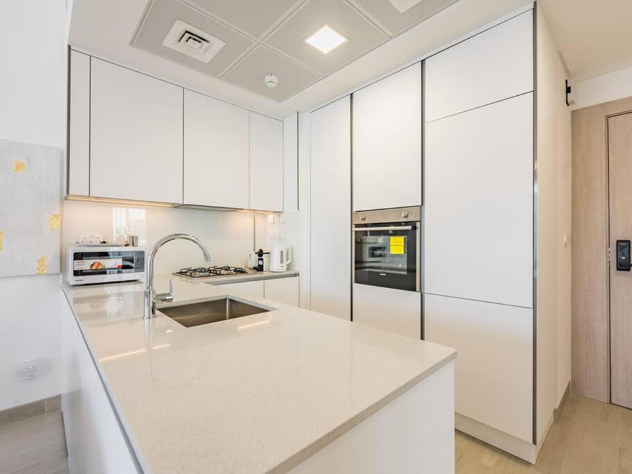 Apartment Modern Spacious- 2 Bedroom With Pool & Gym- Luma 22 Jvc