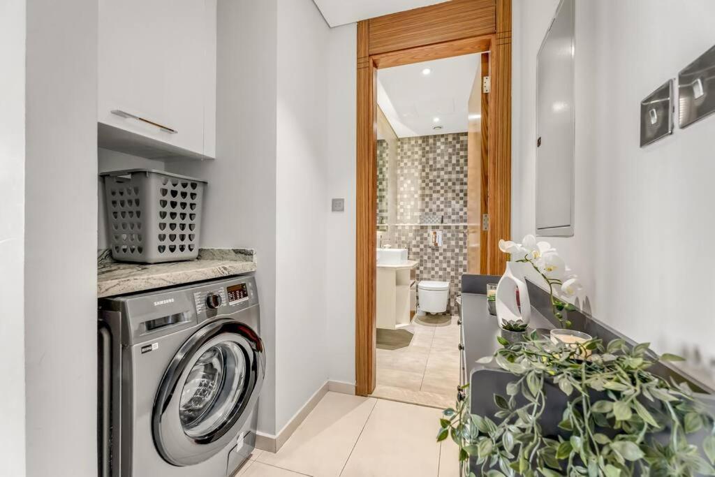 Apartment Waves - Spacious With Balcony & Pool
