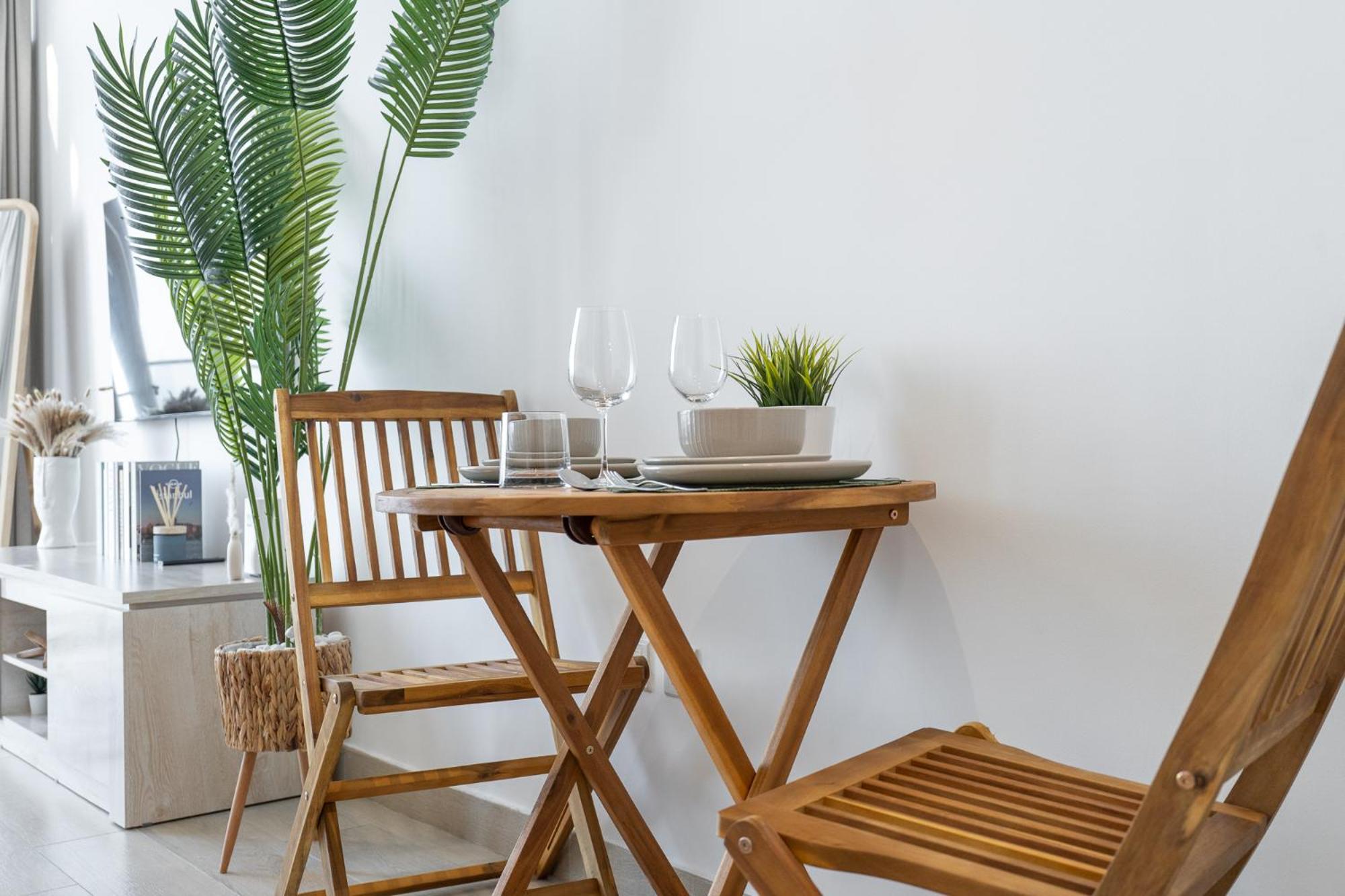 Bright And Stylish In Jvc With Skyline View Apartment