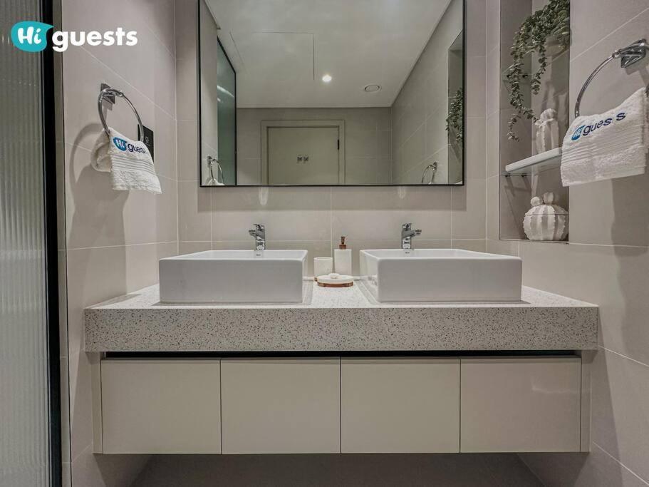 Apartment Elegant 2-bedroom Retreat At Marina Vista 2