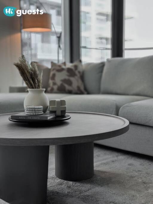 Apartment Elegant 2-bedroom Retreat At Marina Vista 2 *