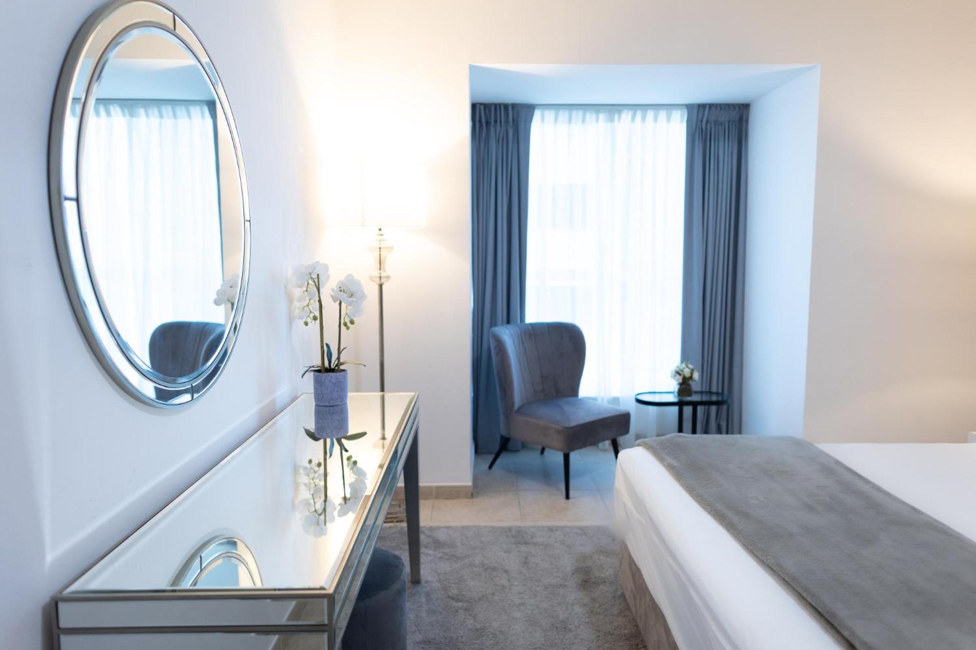Elite Residences Tower Marina By Happy Season *