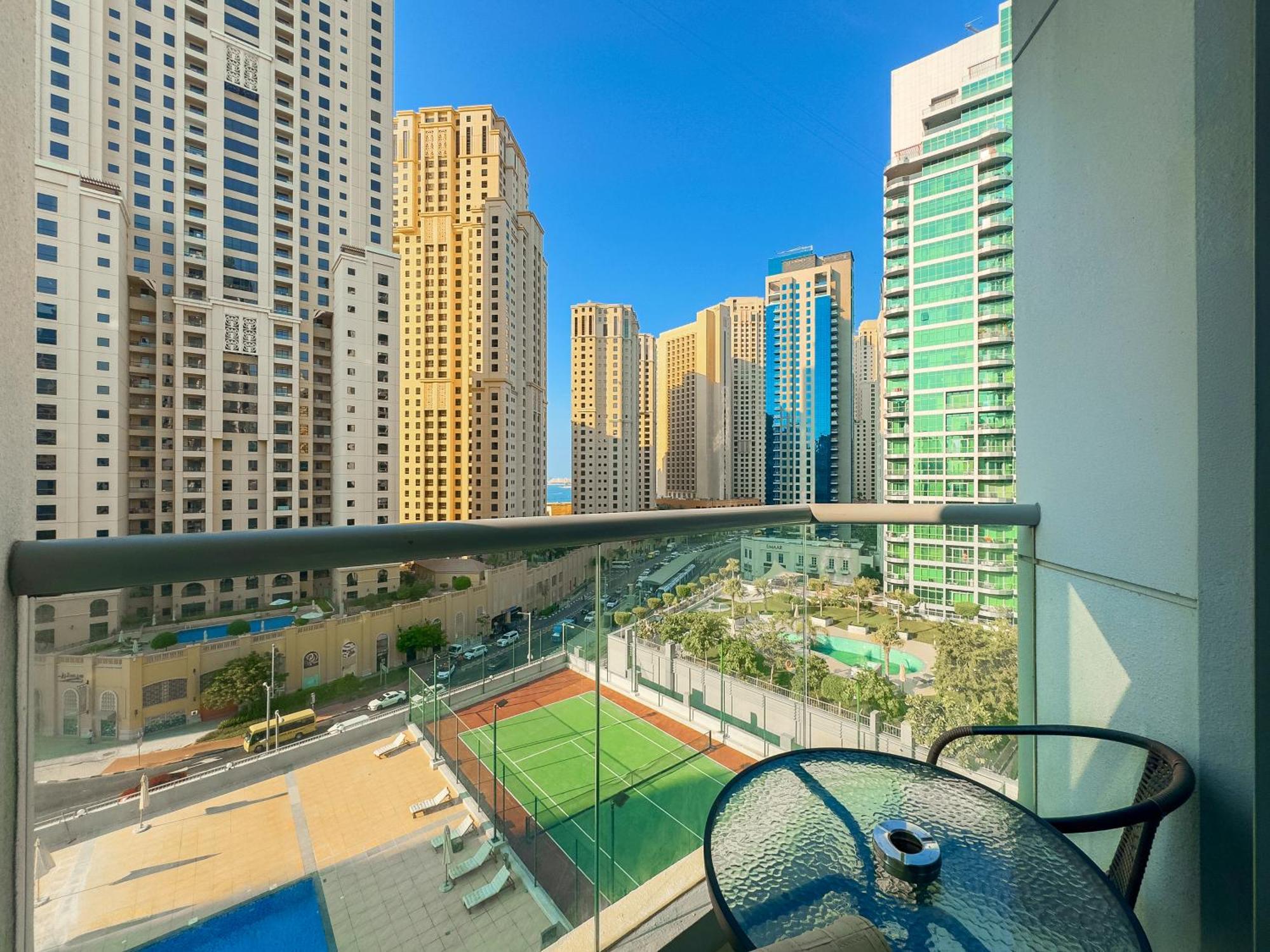 Walk To & Marina Mall - Marina 2bdr Apartment *