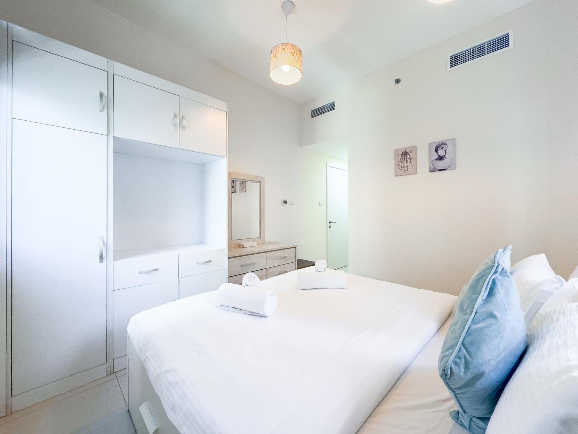 Apartment Walk To & Marina Mall - Marina 2bdr *