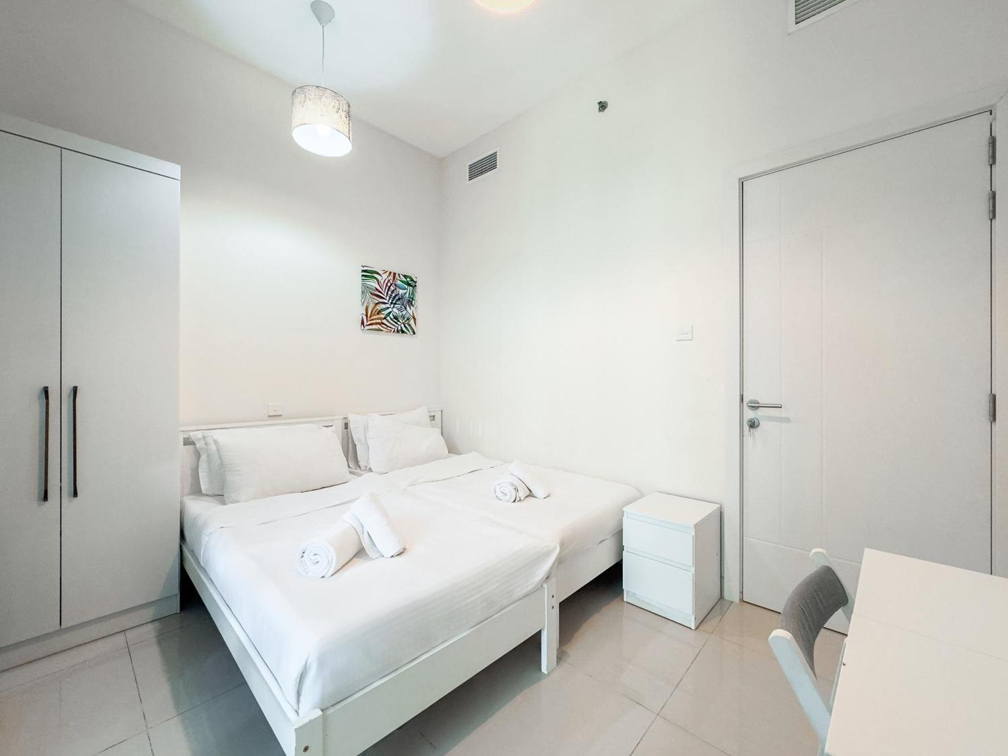 Walk To & Marina Mall - Marina 2bdr Apartment Dubai