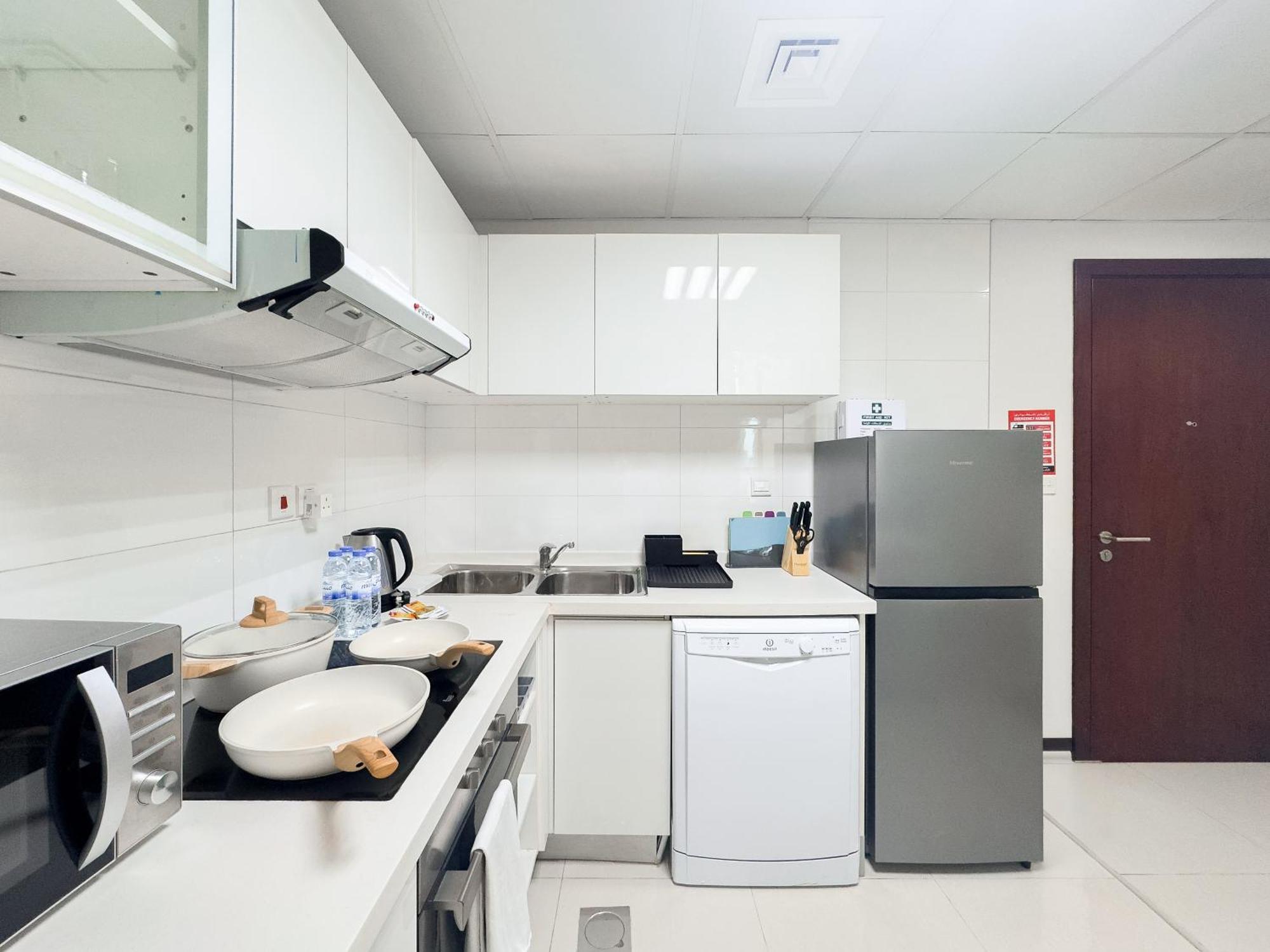 Walk To & Marina Mall - Marina 2bdr Apartment *