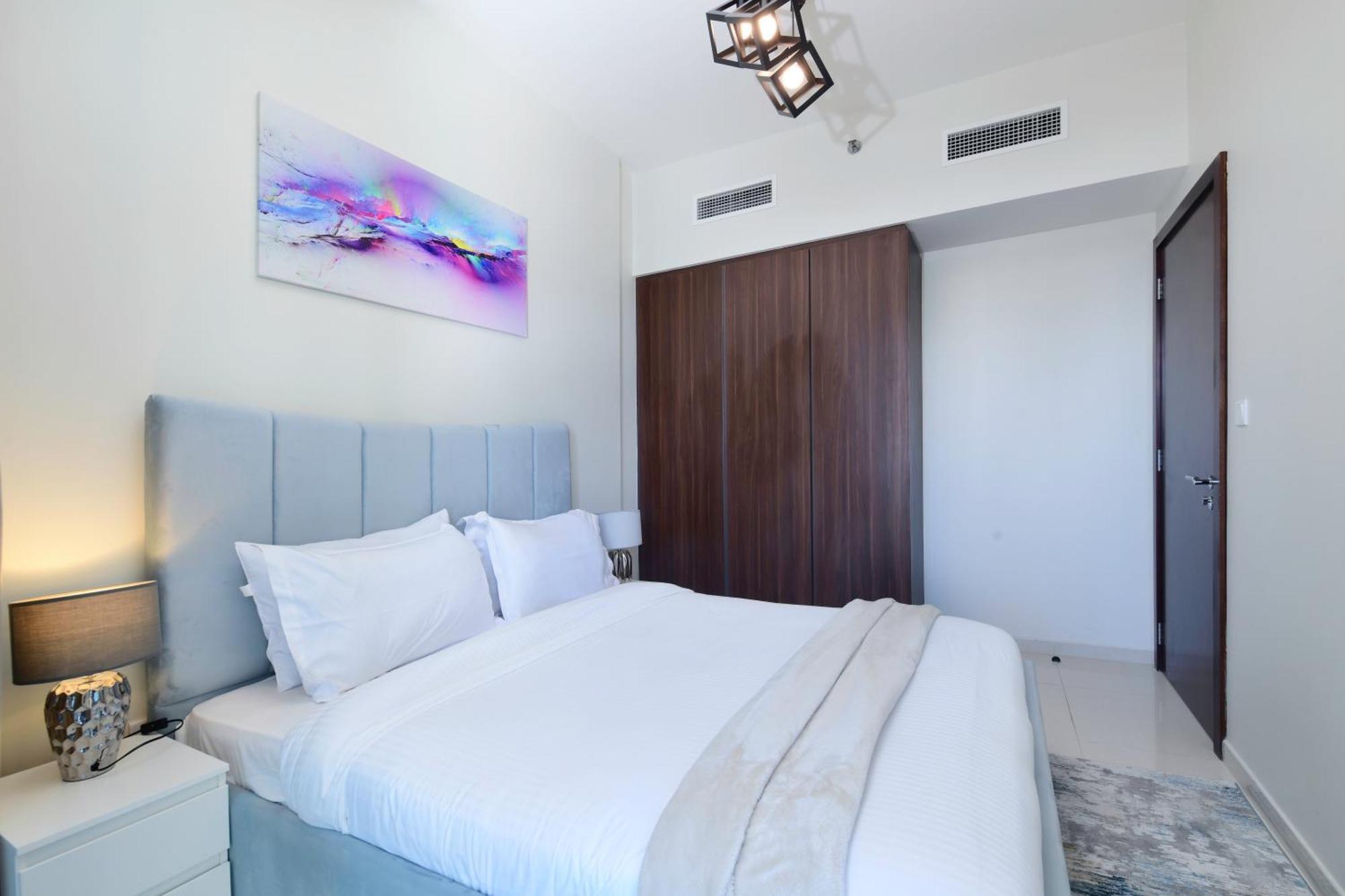 2br Damac Vera Tower, * Dubai