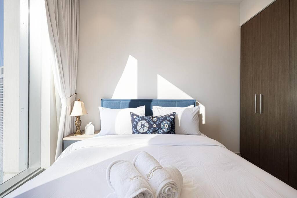 Apartment 2bed-400m From Burj Khalifa- Heart Of *