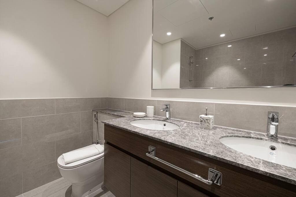 2bed-400m From Burj Khalifa- Heart Of Apartment *
