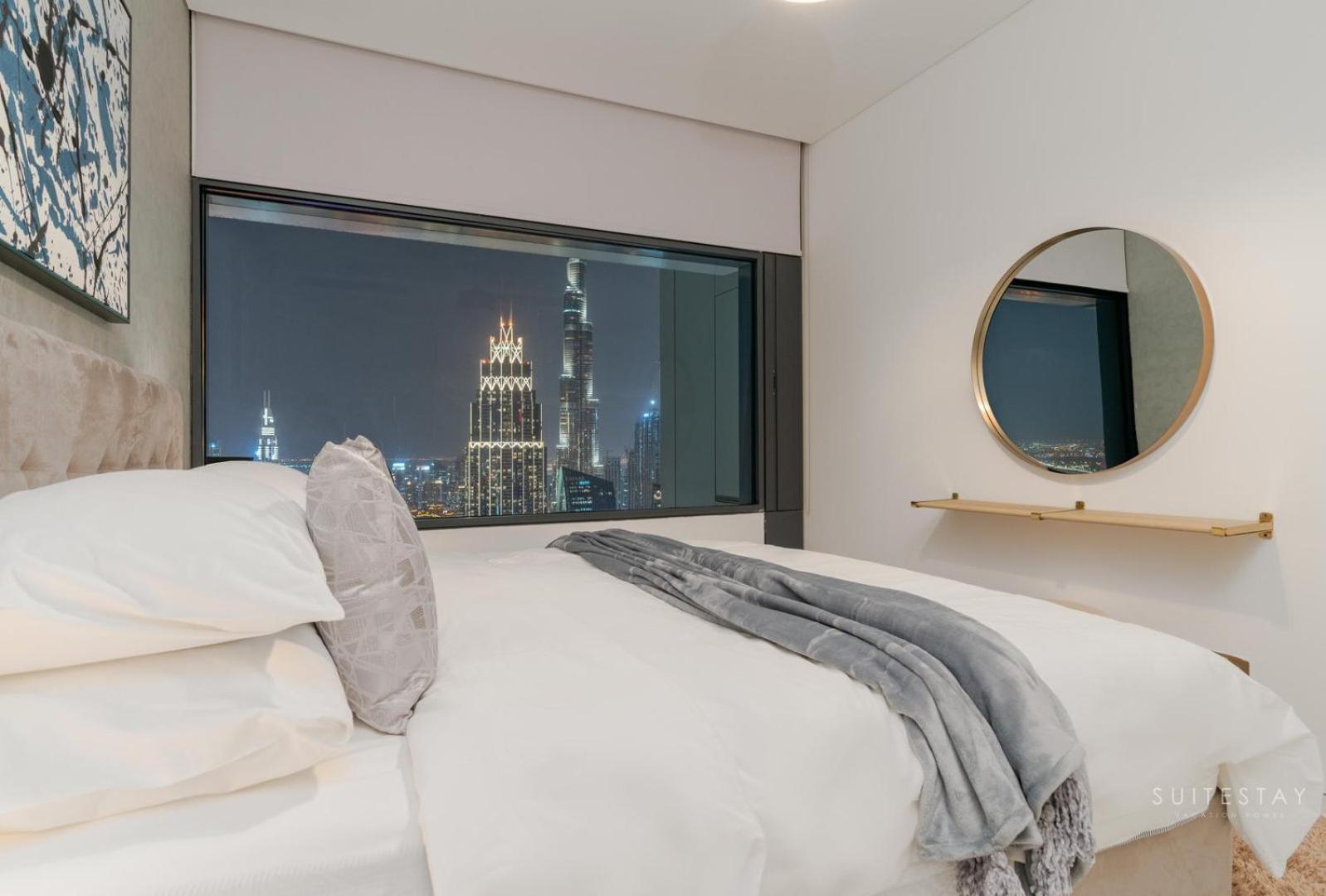 Skyline Burj Facing