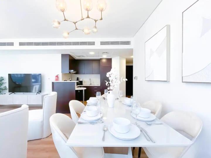 Stunning 2 Bedrooms In Difc Apartment