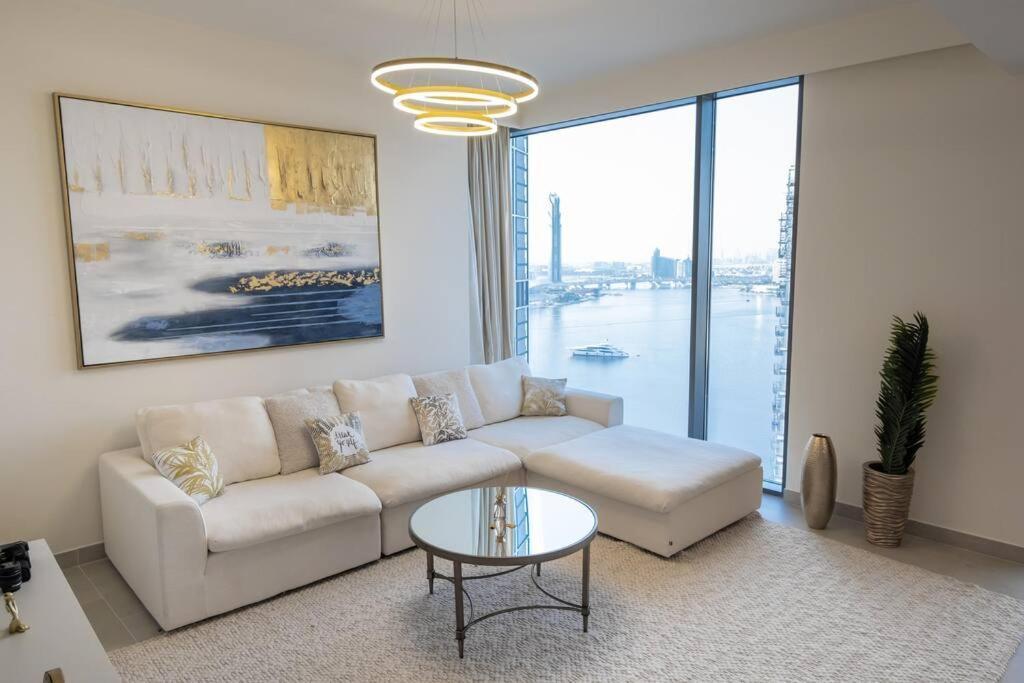 Beautiful 3br With Canal View *
