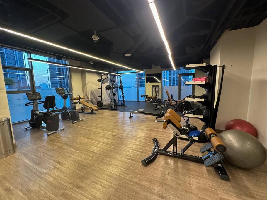 Apartment Beautiful 3br With Canal View Dubai