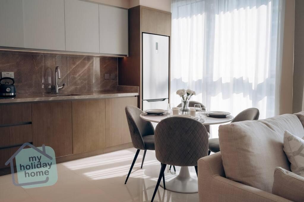 Beautiful 1br In Emaar Beachfront With Private Access Dubai