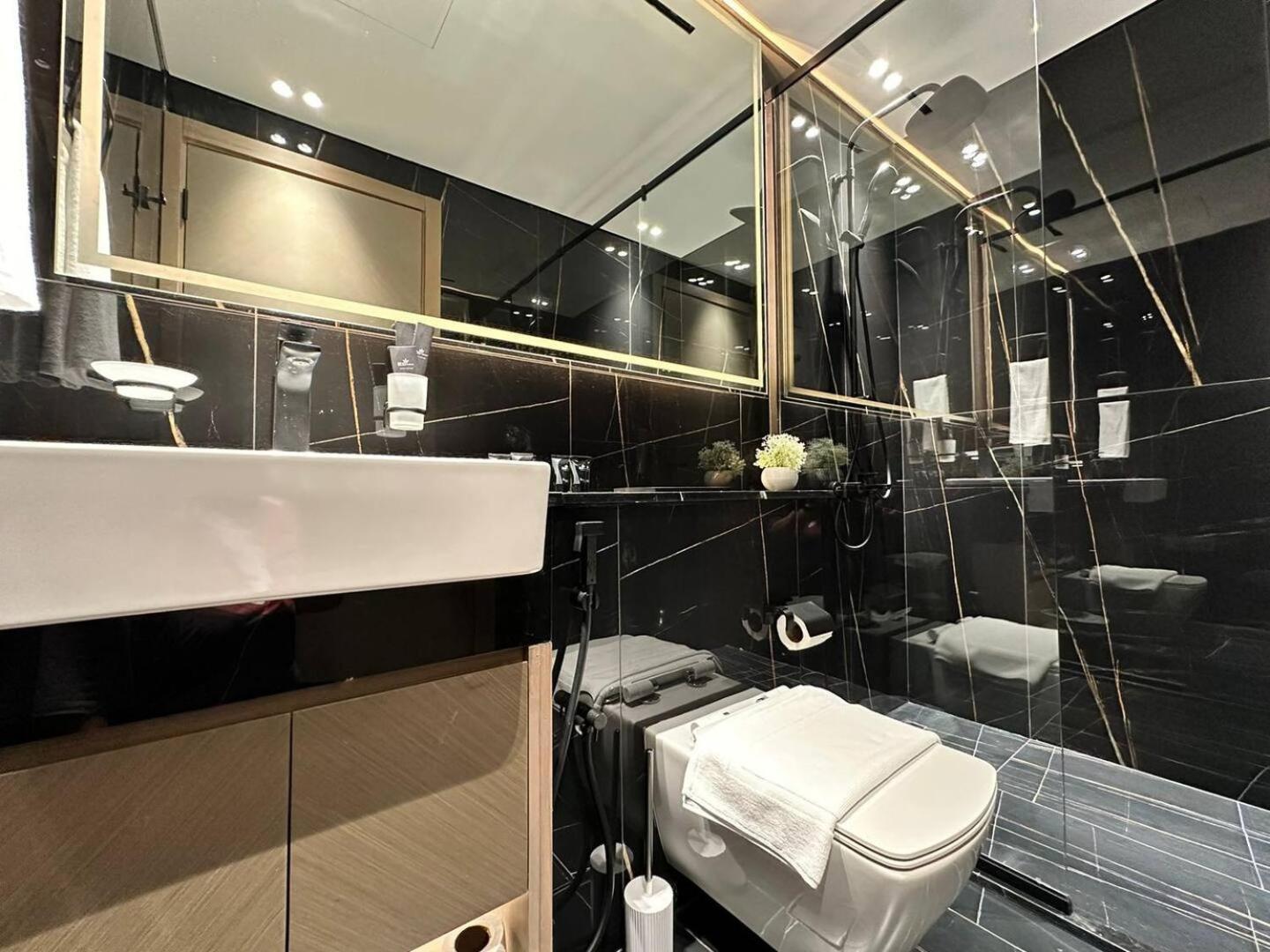 Comfortable 1 Bedroom With Big Balcony In Jvc Apartment *
