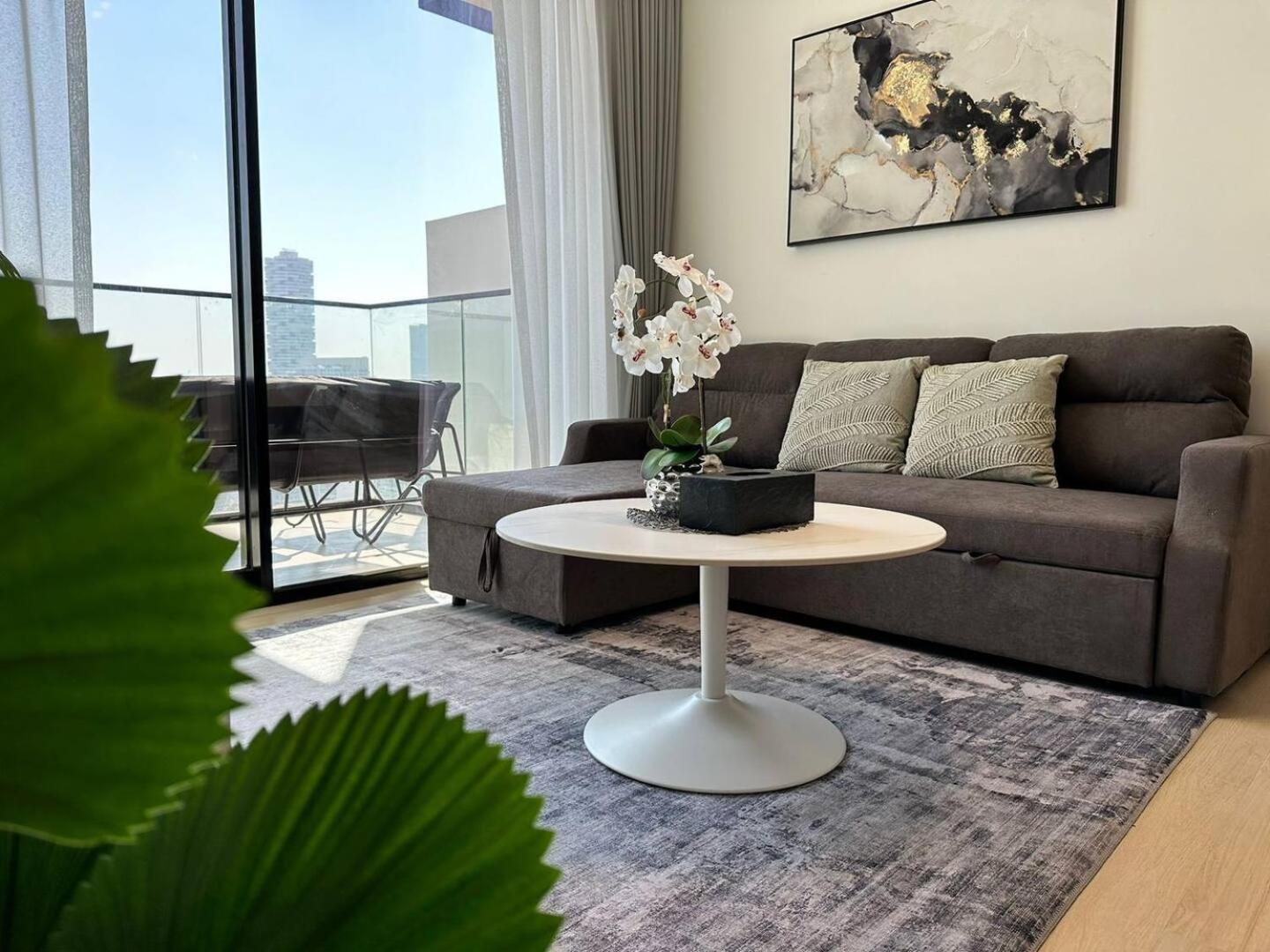 Comfortable 1 Bedroom With Big Balcony In Jvc