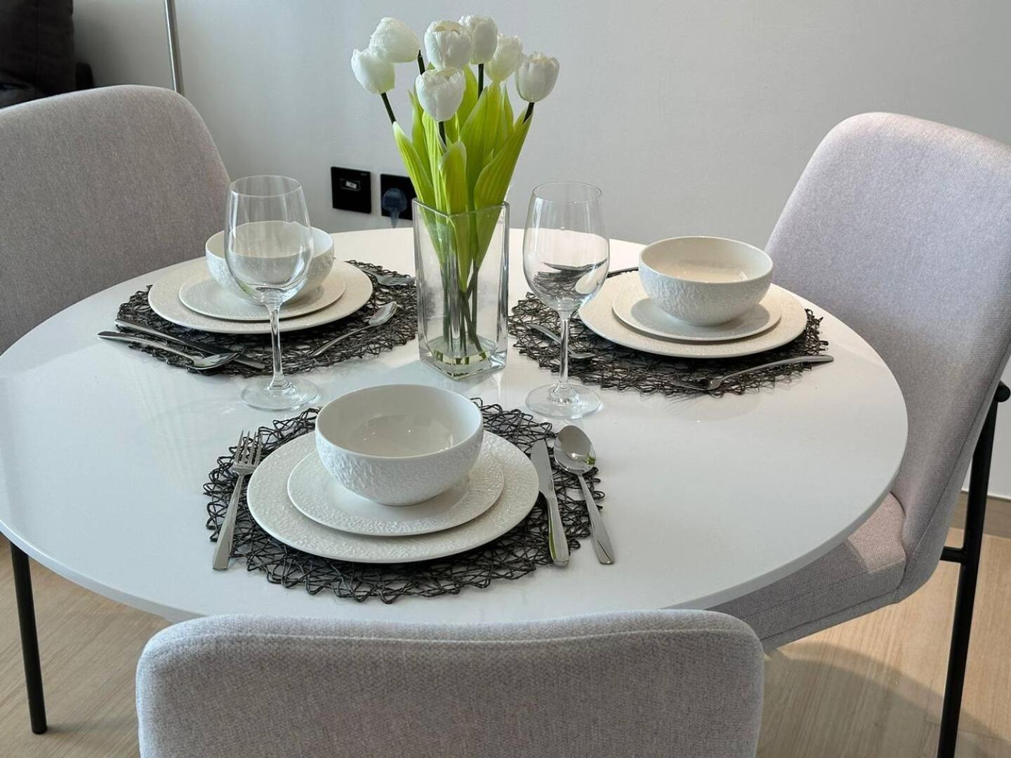 Comfortable 1 Bedroom With Big Balcony In Jvc Apartment Dubai