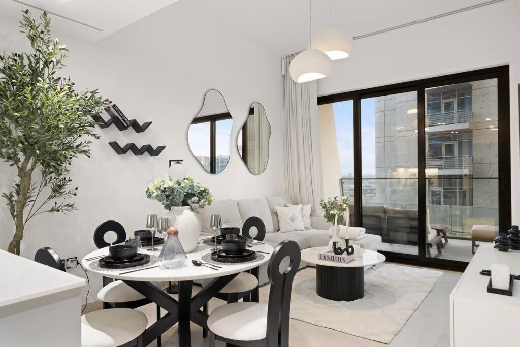 Binghatti Canal Business Bay Apartment *