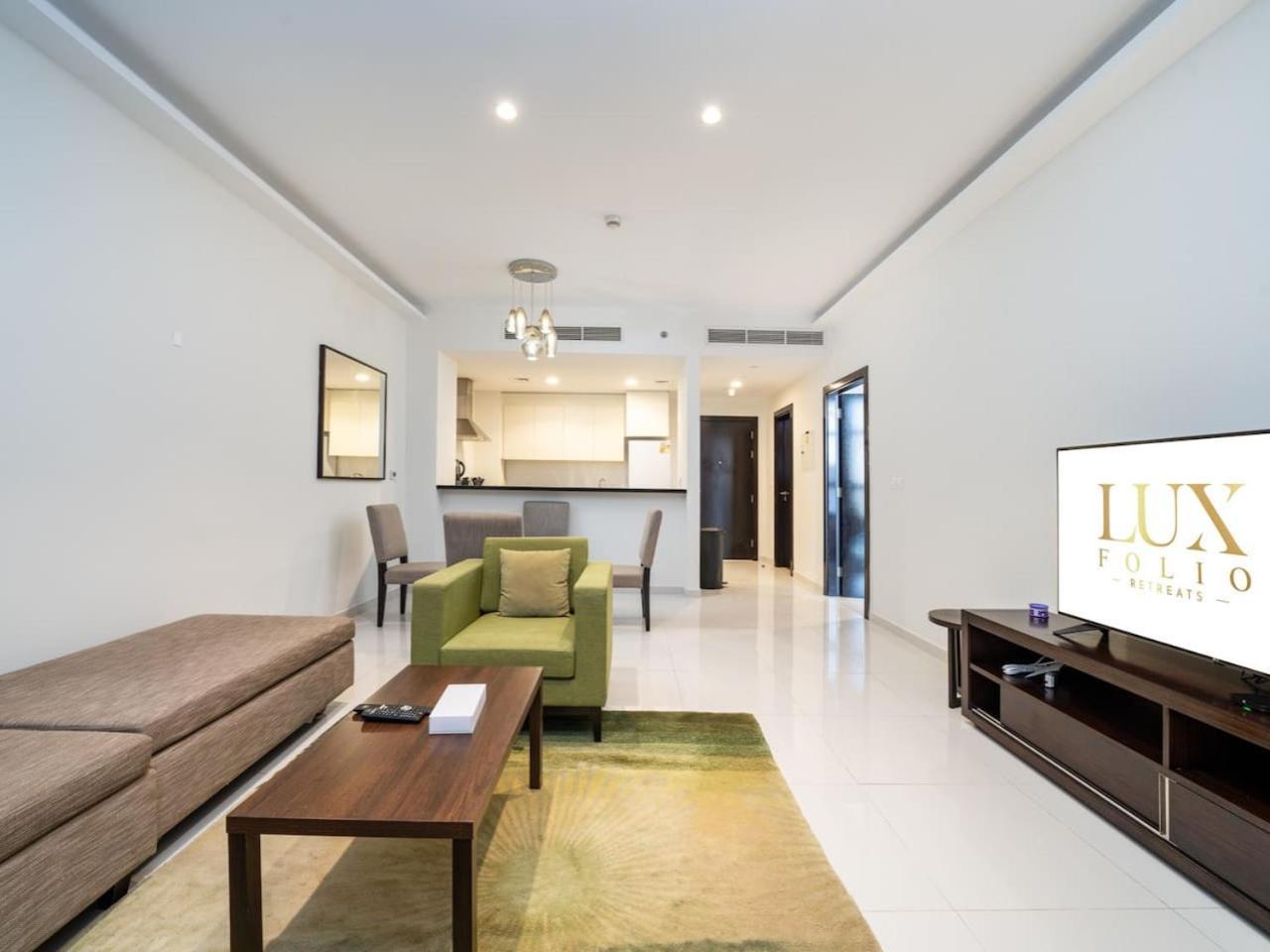 Modern 1-bed Retreat In Celestia, South *