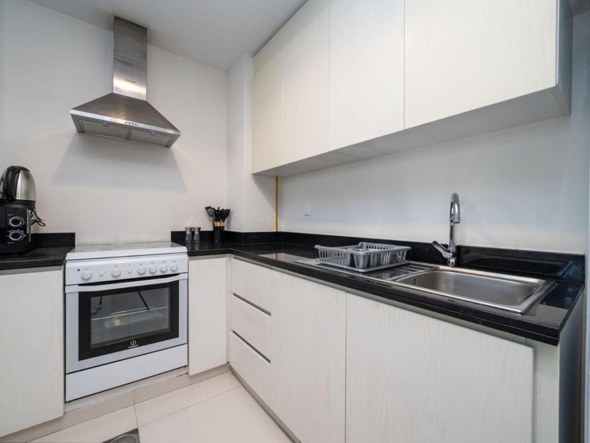 Modern 1-bed Retreat In Celestia, South