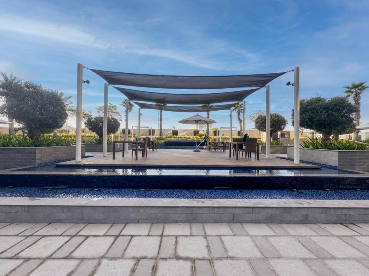 Modern 1-bed Retreat In Celestia, South Apartment