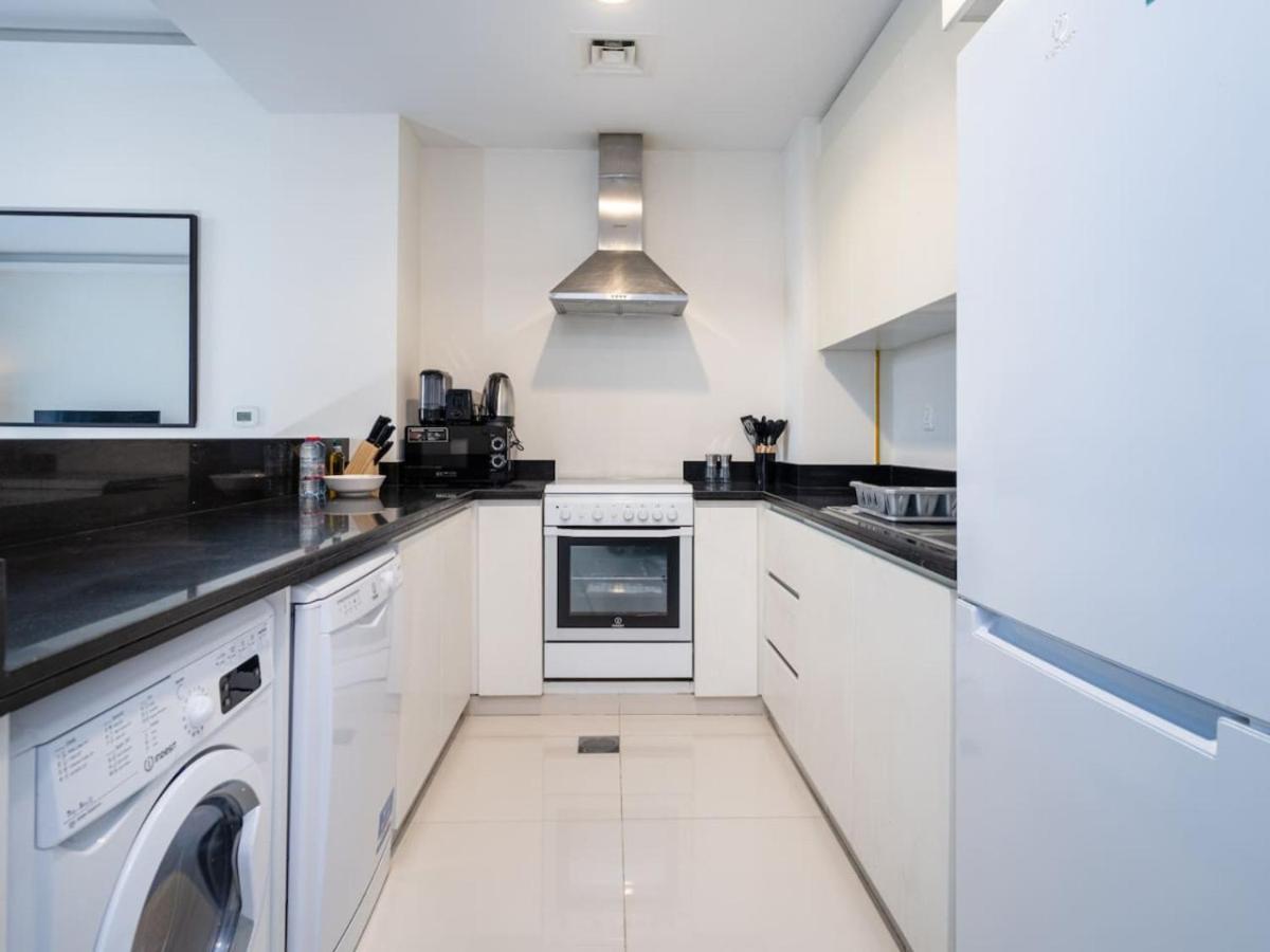 Apartment Modern 1-bed Retreat In Celestia, South *