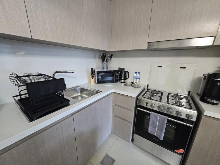 Luxury 1br Burj Khalifa View Walk To Mal Apartment