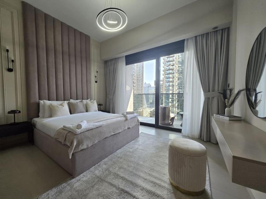 Luxury 1br Burj Khalifa View Walk To Mal Apartment Dubai